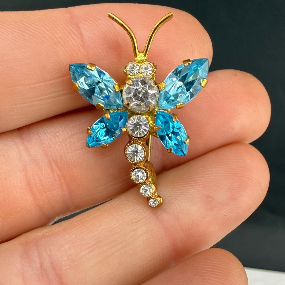 Vintage Austria Dragonfly Brooch Gold Tone Aqua Crystal Rhinestone Animal Pin